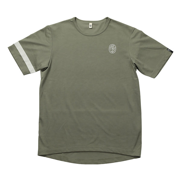 ⭐︎美品⭐︎ 新品未使用　DIFFERENTLY Ｔシャツ【FEELCYCLE】 feelcycle differently／Tシャツ 未使用